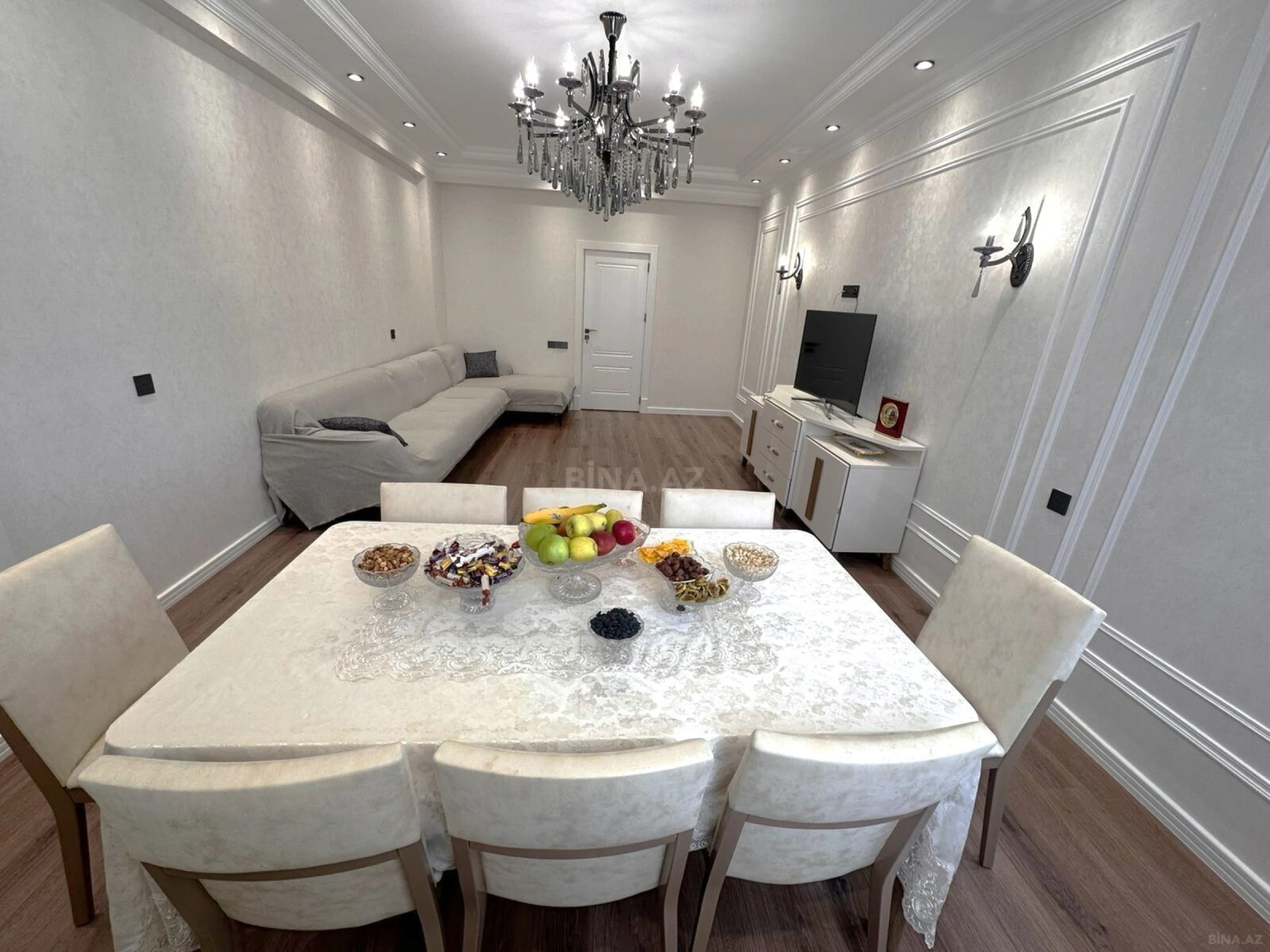 Satılır 3 otaqlı mənzil 140 m²