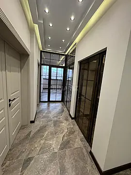 Satılır 3 otaqlı mənzil 135 m²