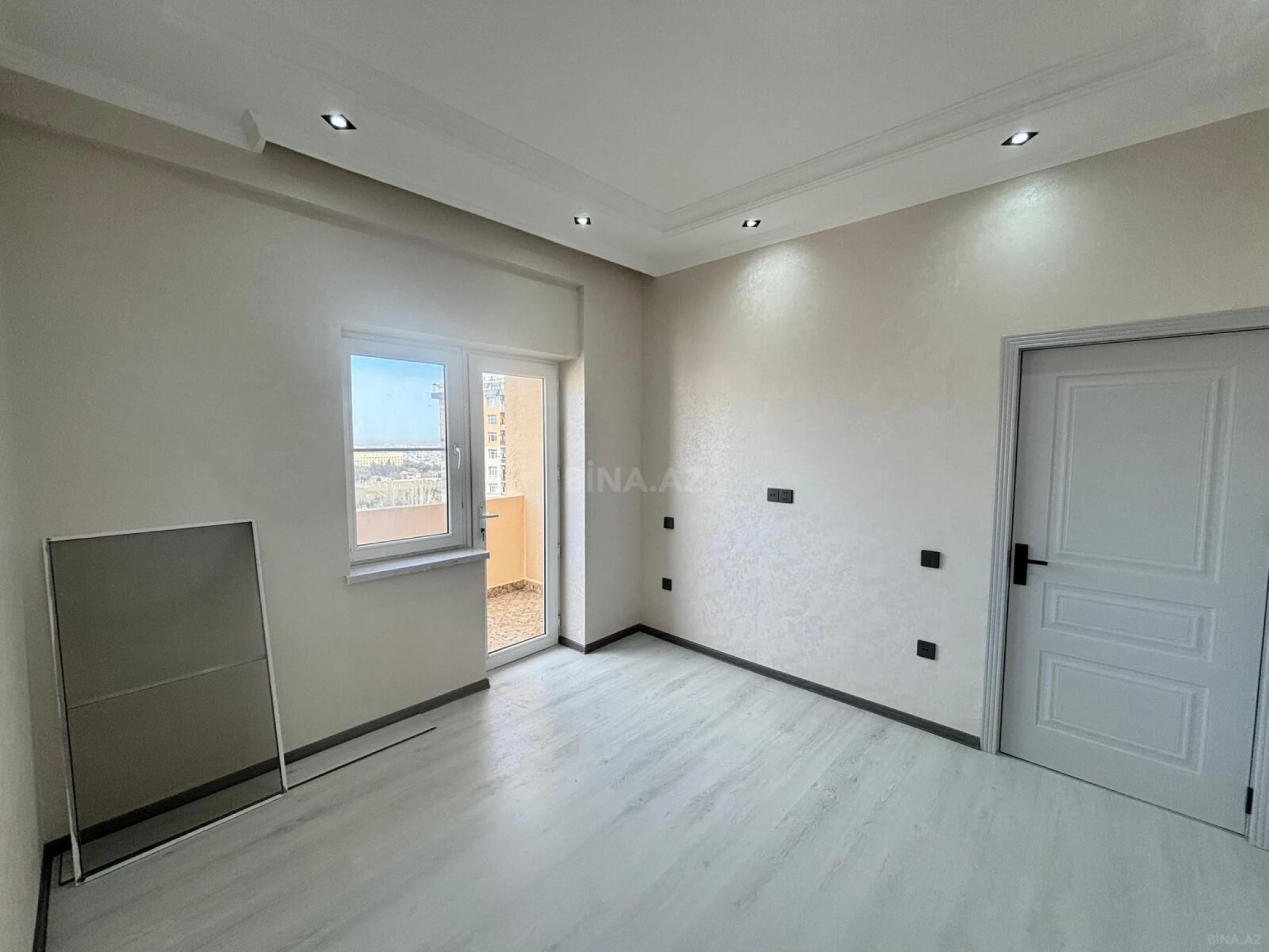 Satılır 2 otaqlı mənzil 67 m²