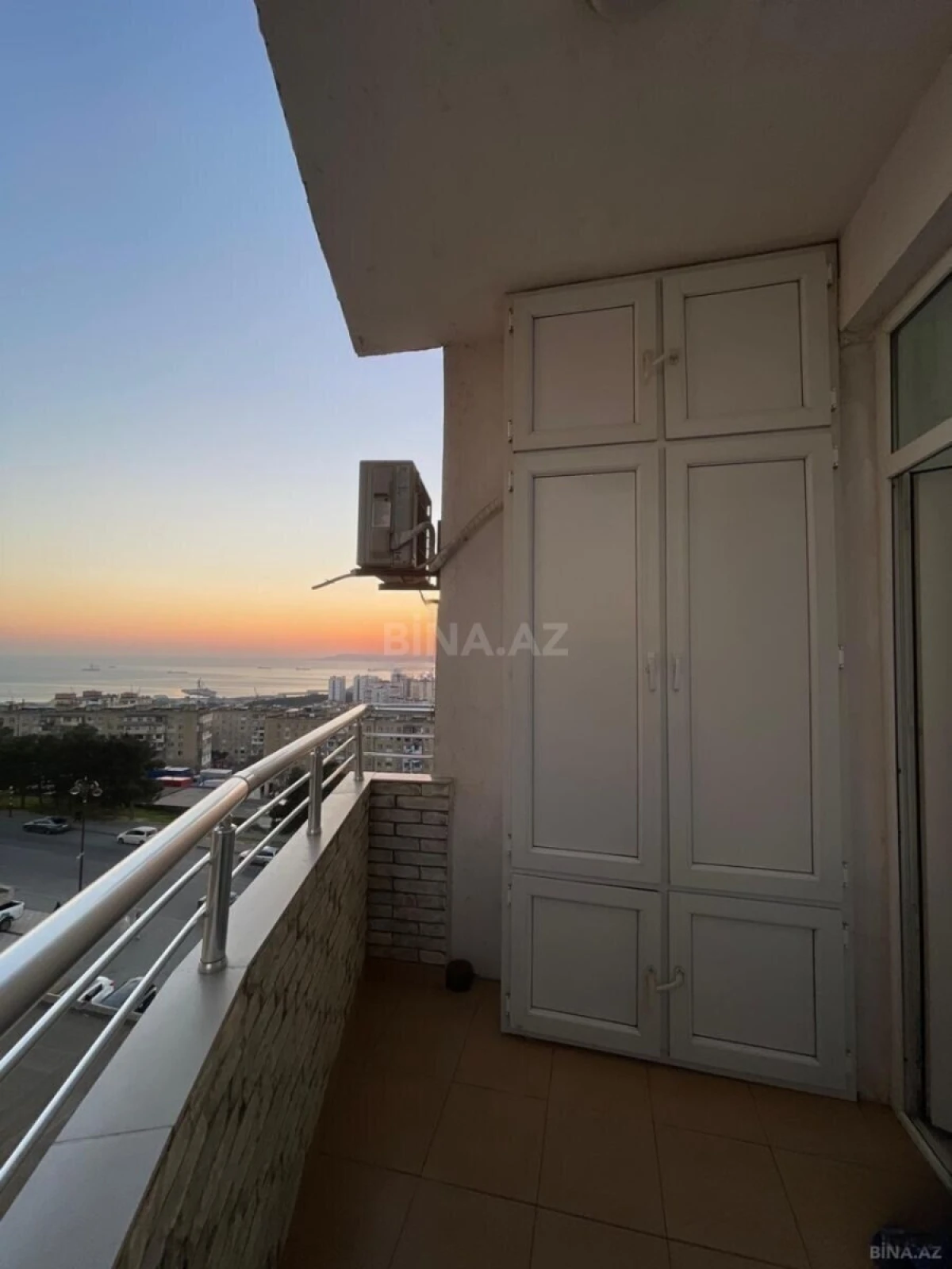 Satılır 3 otaqlı mənzil 95 m²