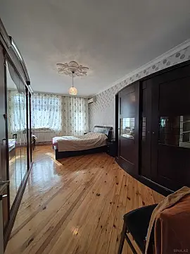Satılır 3 otaqlı mənzil 160 m²