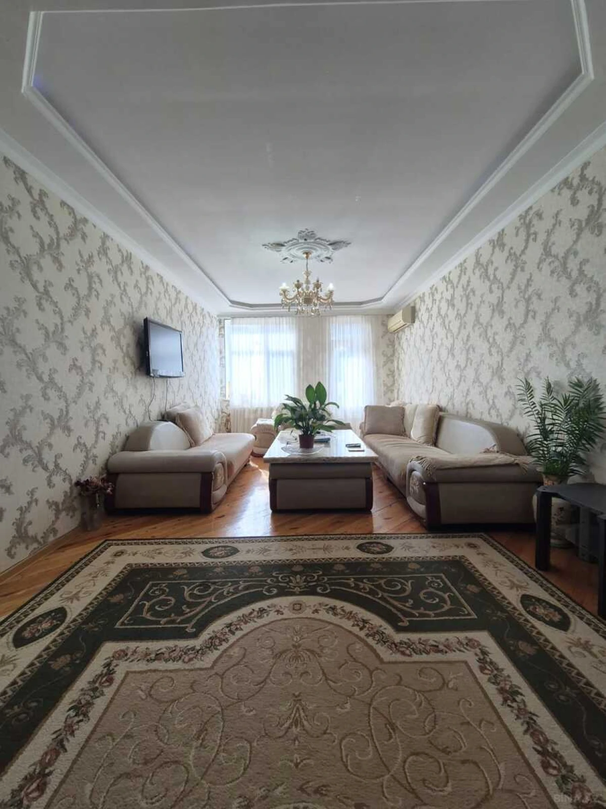 Satılır 3 otaqlı mənzil 160 m²