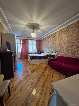 Satılır 3 otaqlı mənzil 160 m²