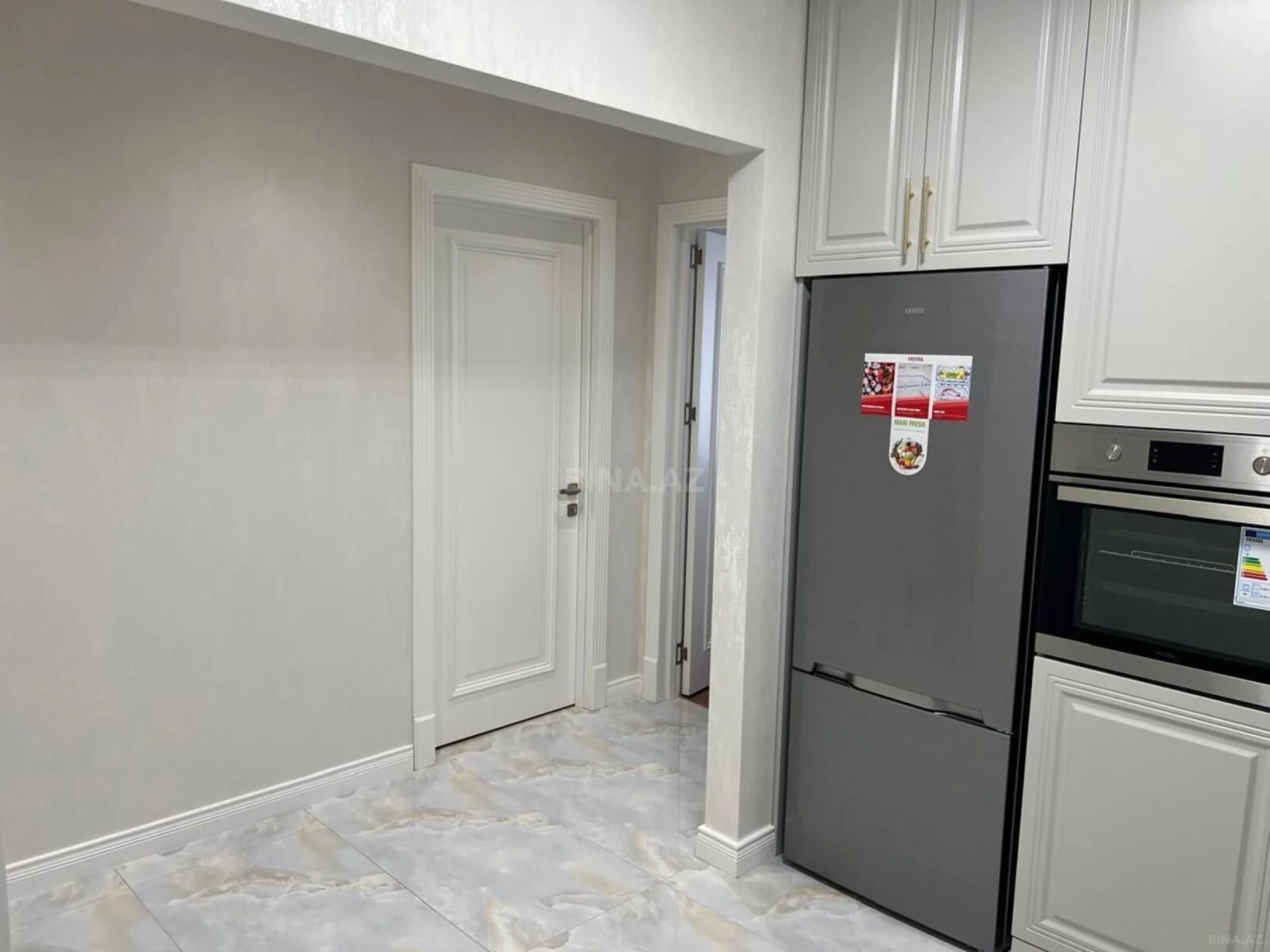 Kirayə verilir 2 otaqlı mənzil 90 m²