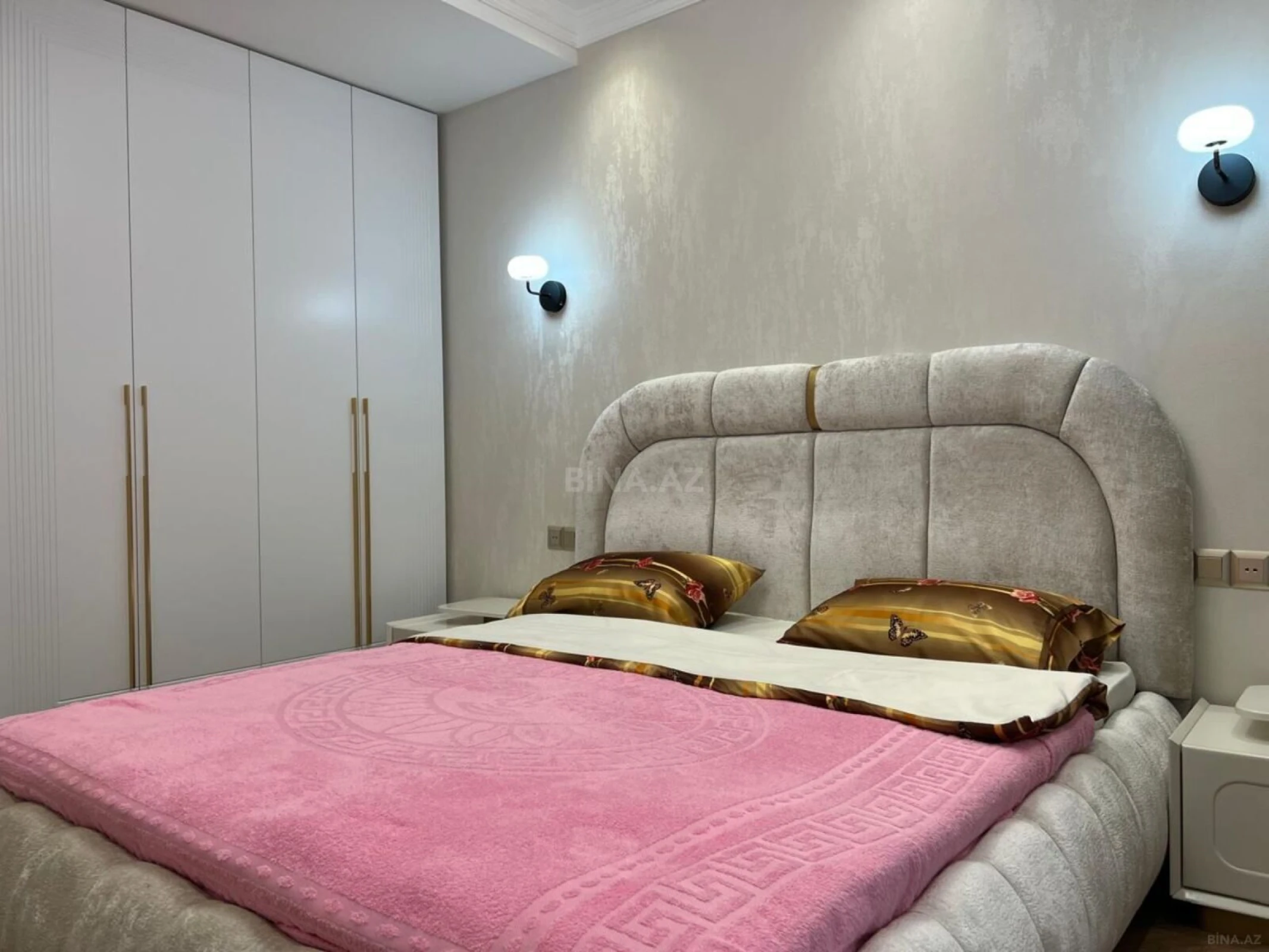 Kirayə verilir 2 otaqlı mənzil 90 m²