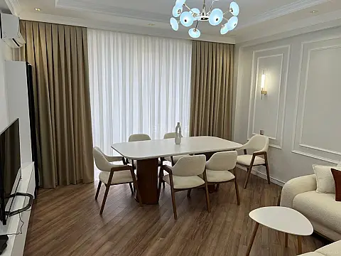Kirayə verilir 2 otaqlı mənzil 90 m²