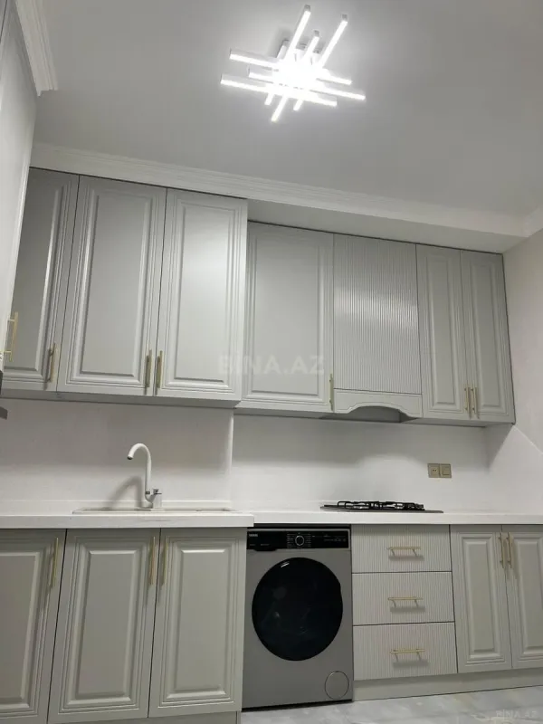 Kirayə verilir 2 otaqlı mənzil 90 m²