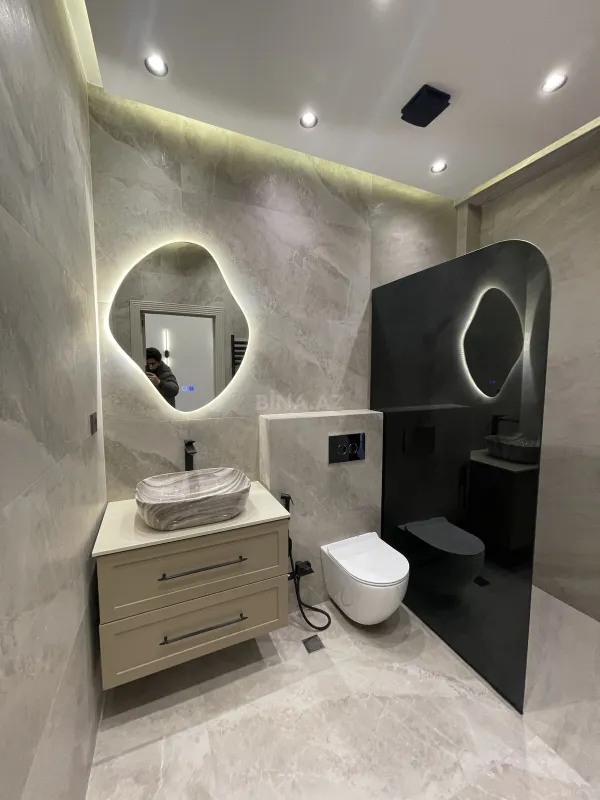 Satılır 3 otaqlı mənzil 135 m²
