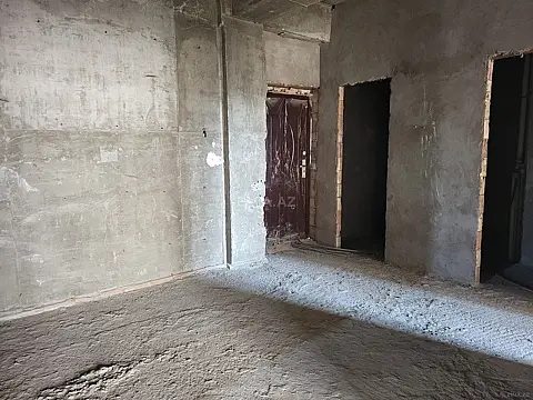 Satılır 3 otaqlı mənzil 156 m²