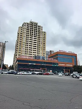 Satılır 3 otaqlı mənzil 156 m²