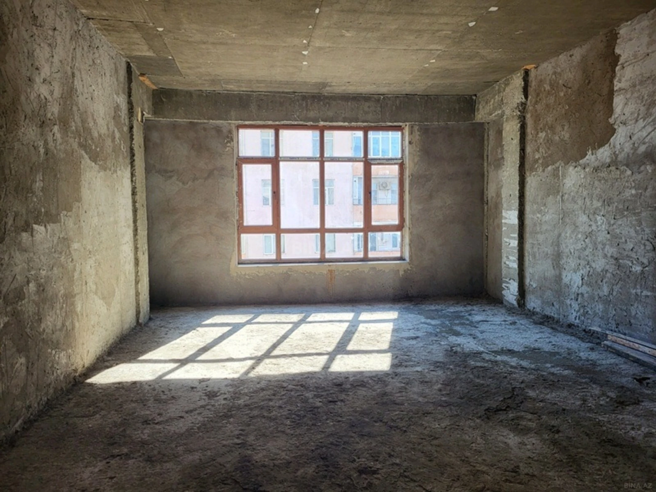 Satılır 3 otaqlı mənzil 156 m²