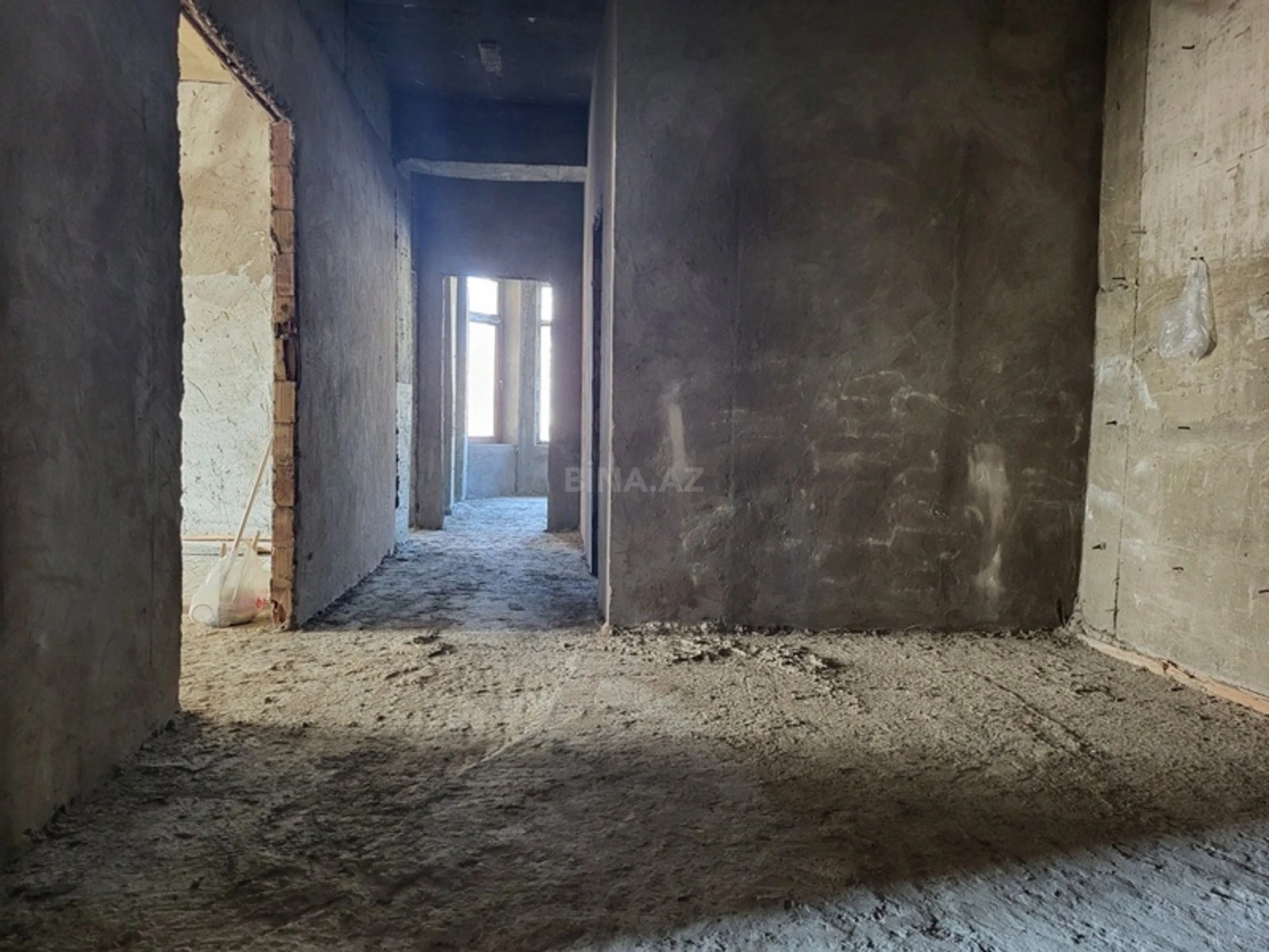 Satılır 3 otaqlı mənzil 156 m²