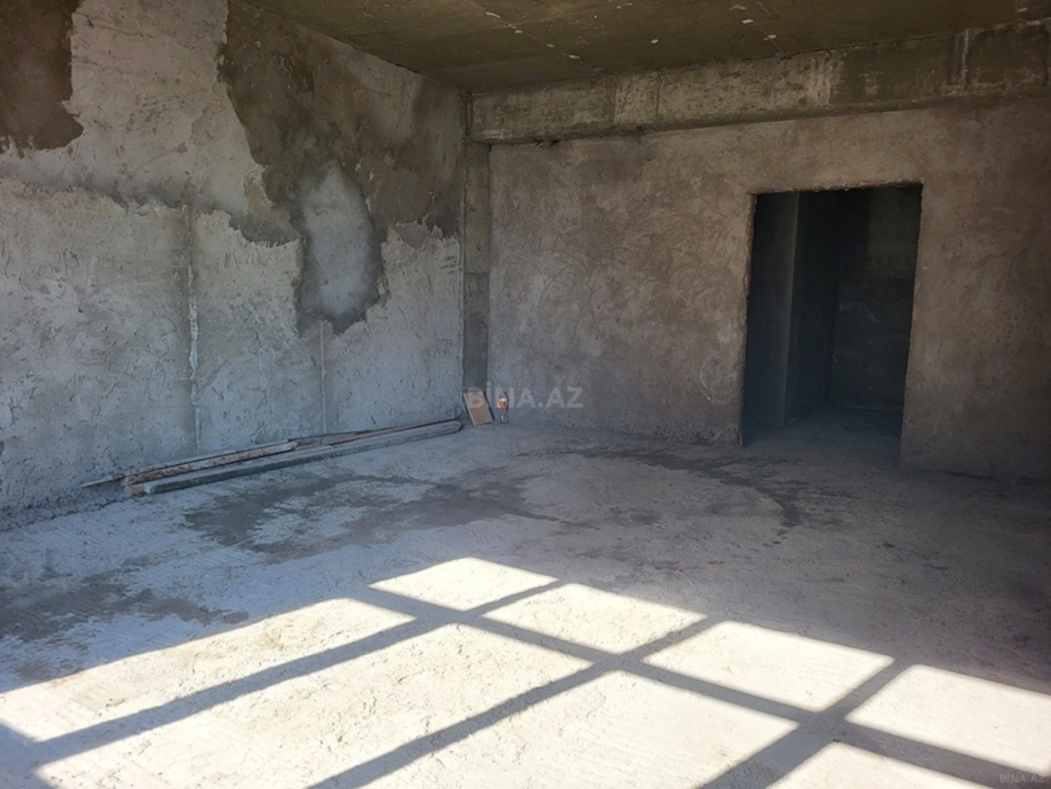 Satılır 3 otaqlı mənzil 156 m²