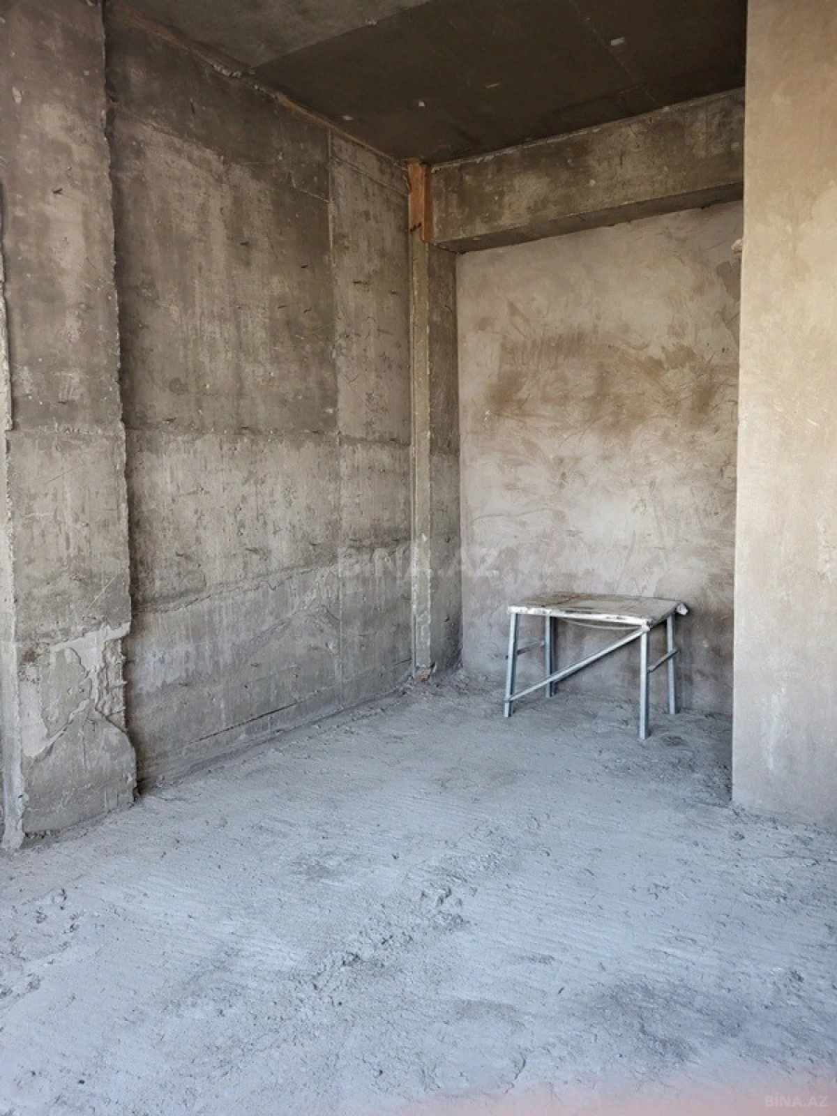 Satılır 3 otaqlı mənzil 156 m²