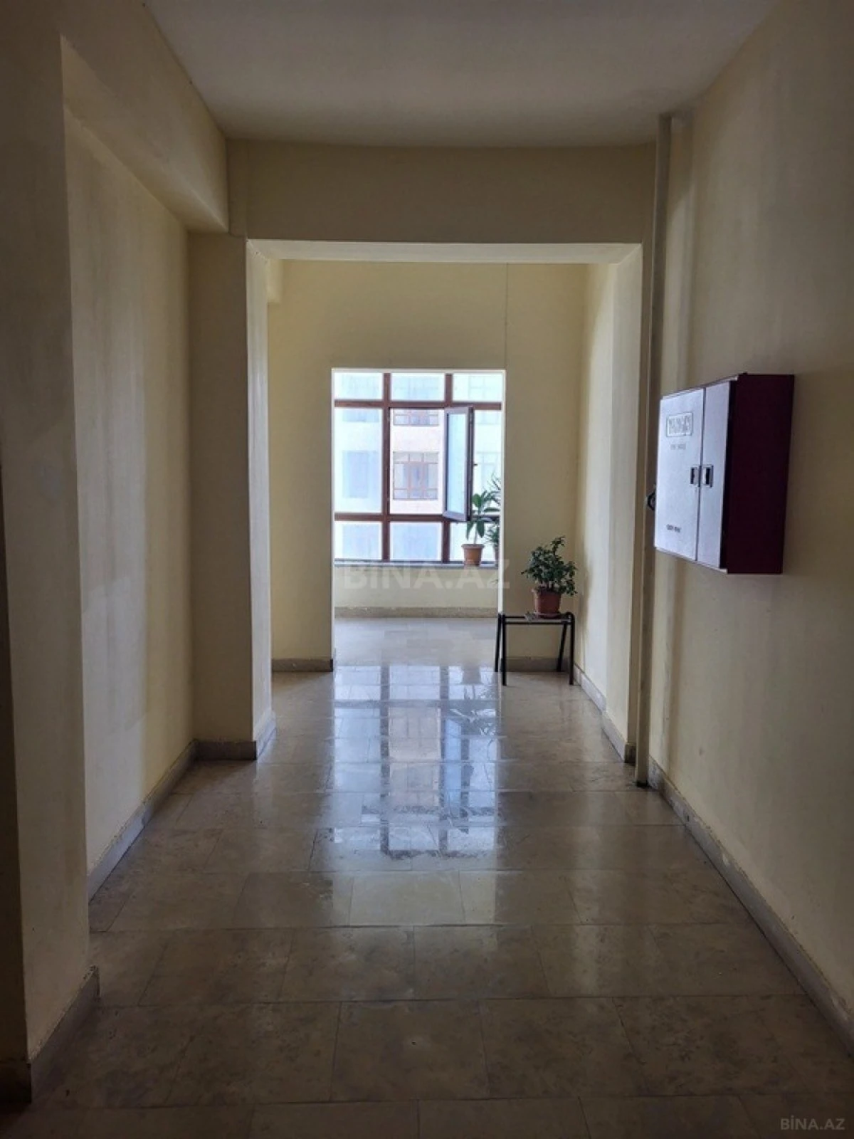 Satılır 3 otaqlı mənzil 156 m²