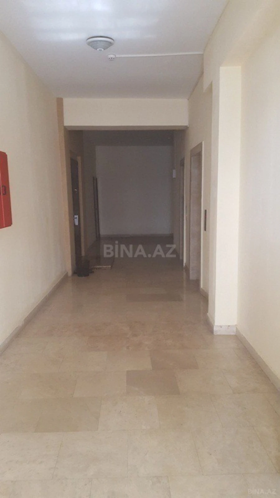 Satılır 3 otaqlı mənzil 156 m²