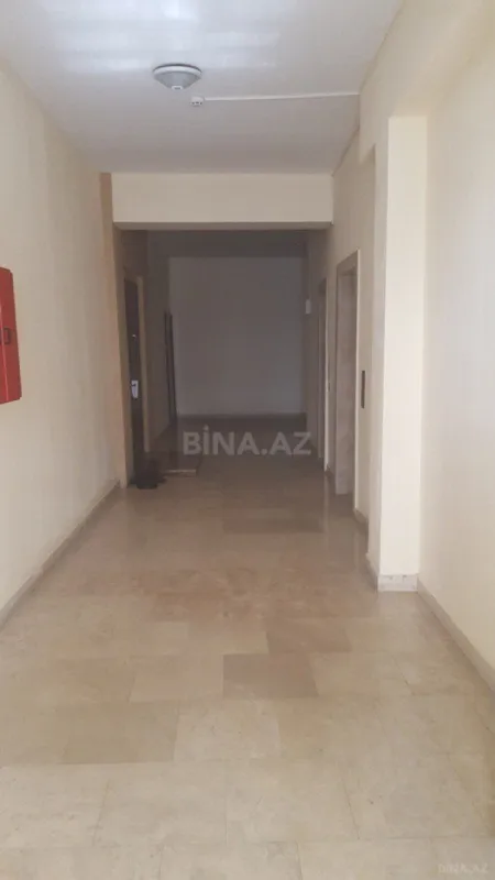 Satılır 3 otaqlı mənzil 156 m²