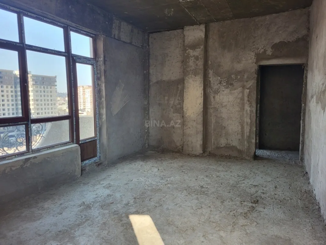 Satılır 3 otaqlı mənzil 156 m²