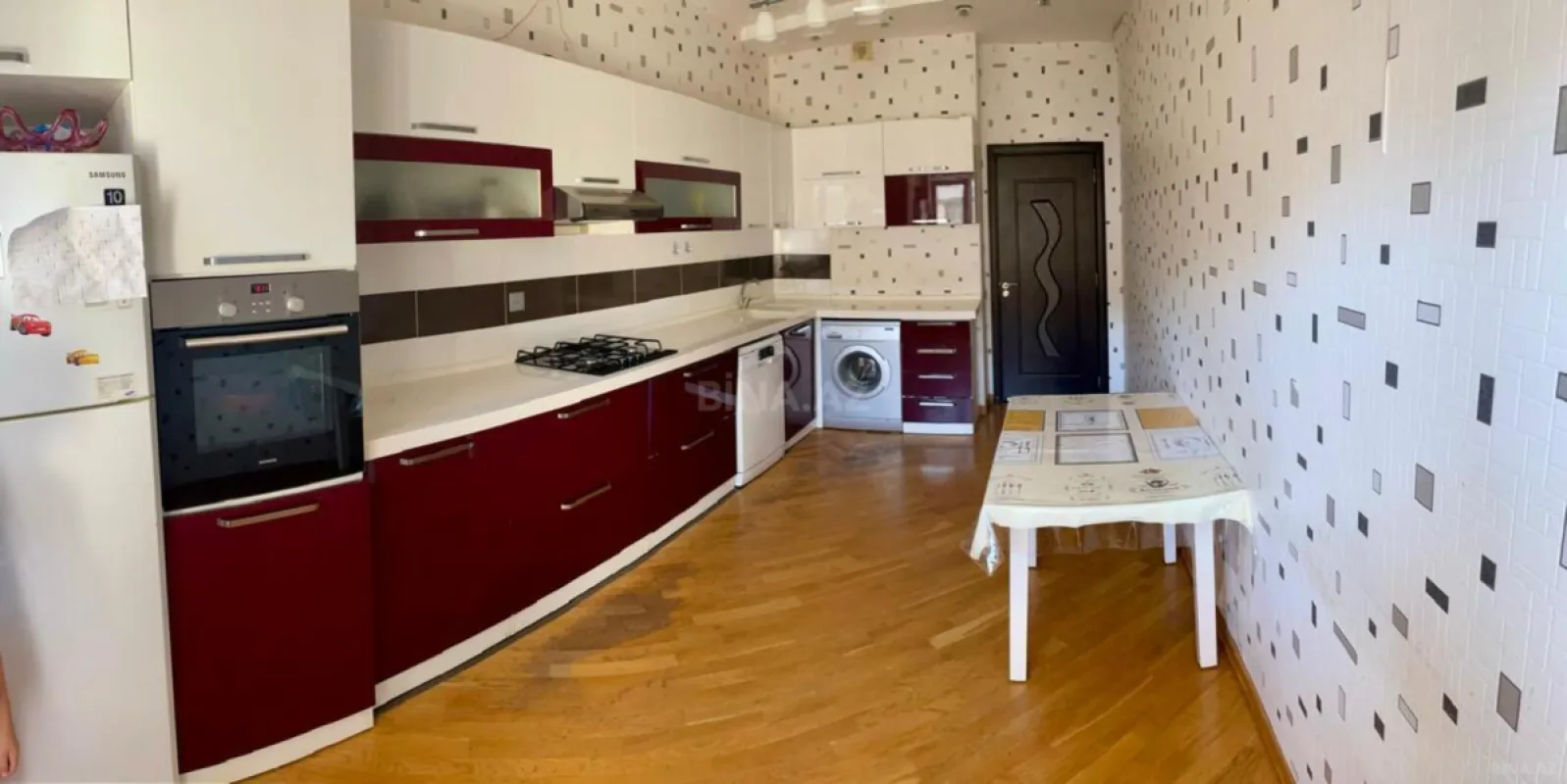 Satılır 2 otaqlı mənzil 96 m²