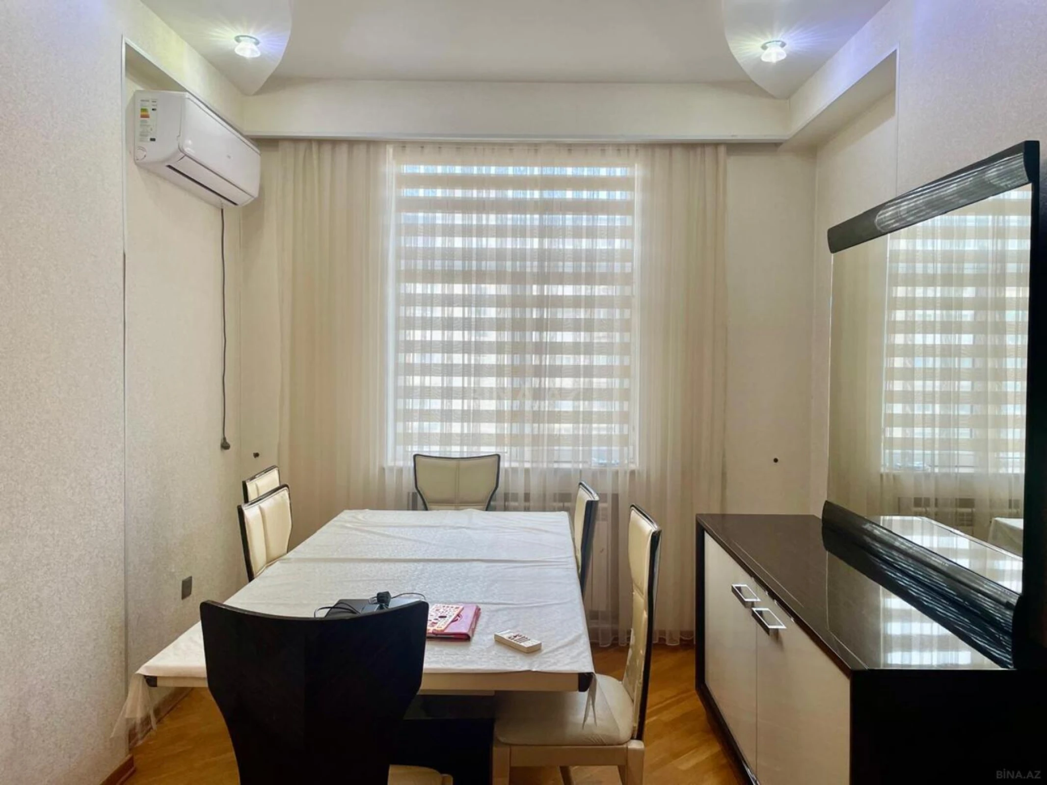 Satılır 2 otaqlı mənzil 96 m²