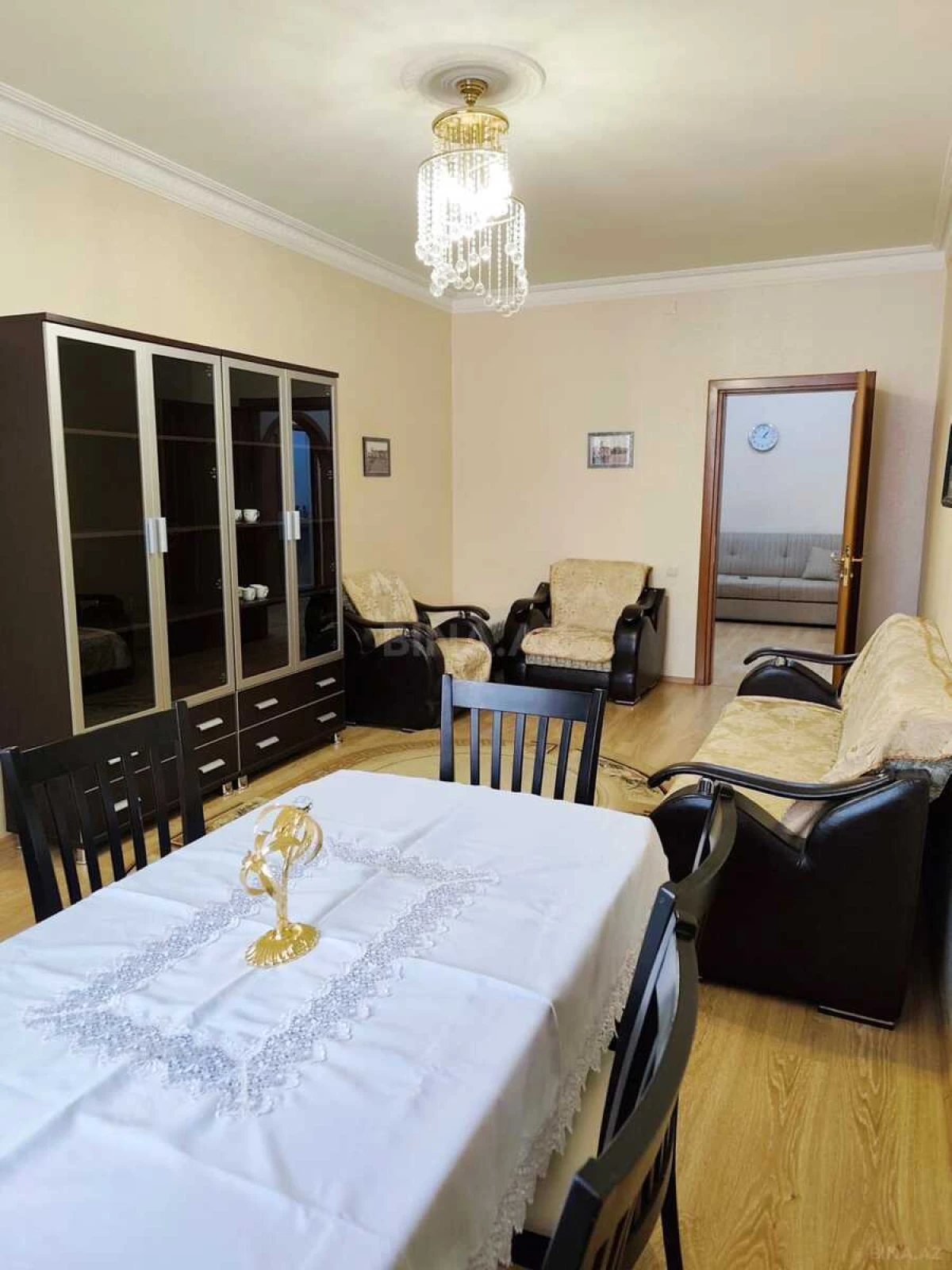 Satılır 2 otaqlı mənzil 105 m²