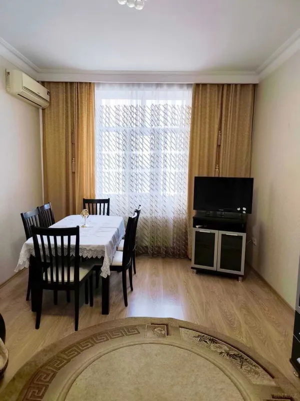 Satılır 2 otaqlı mənzil 105 m²