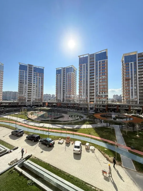 Satılır 4 otaqlı mənzil 128 m²
