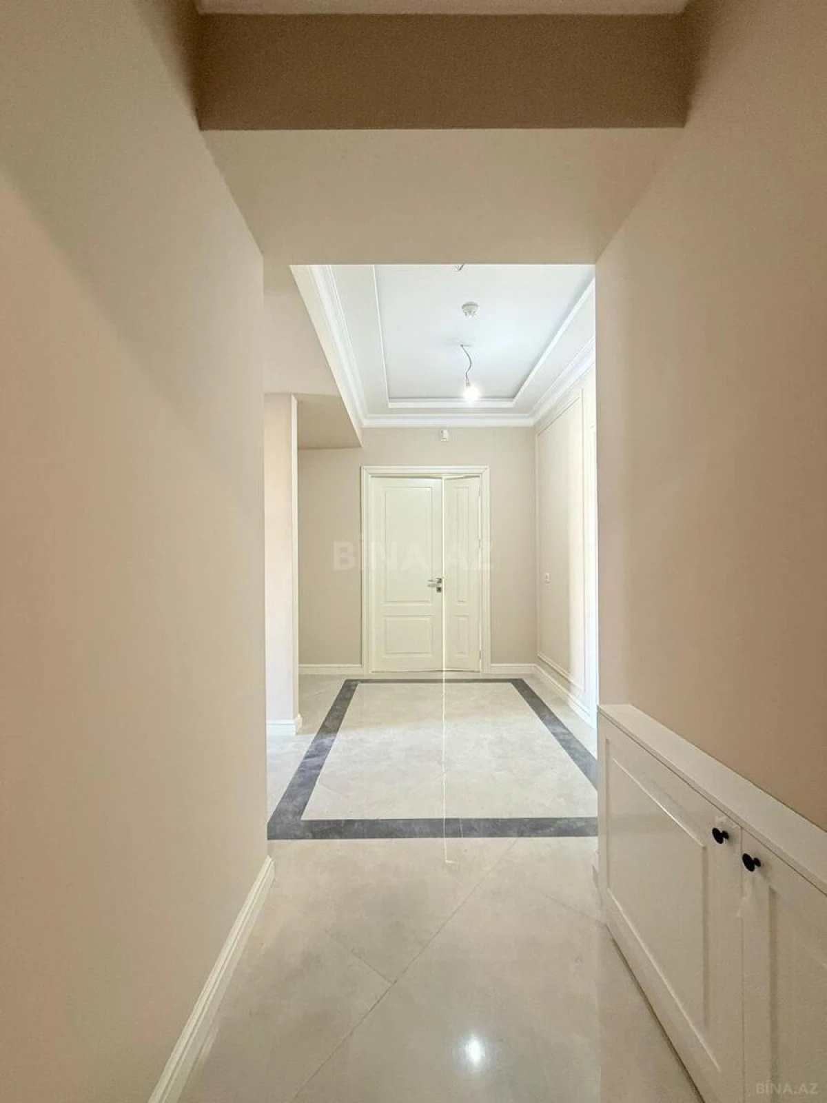 Satılır 4 otaqlı mənzil 128 m²