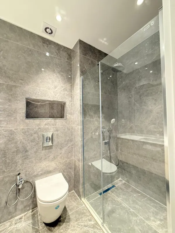 Satılır 4 otaqlı mənzil 128 m²