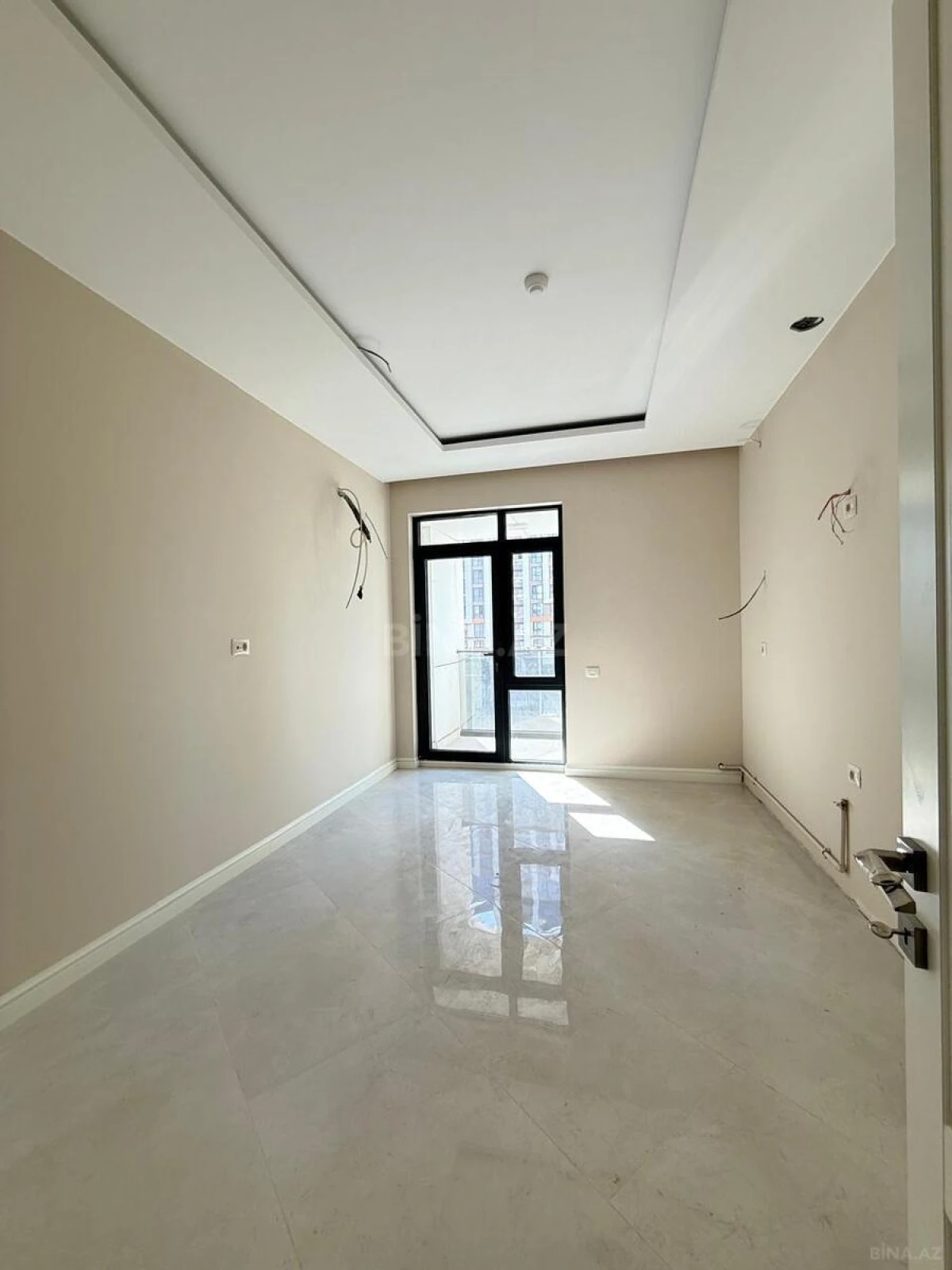 Satılır 4 otaqlı mənzil 128 m²