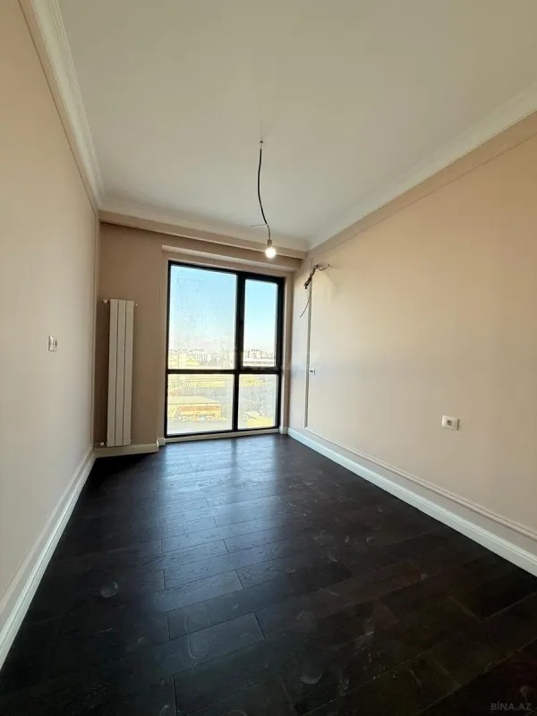Satılır 4 otaqlı mənzil 128 m²
