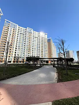 Satılır 4 otaqlı mənzil 128 m²