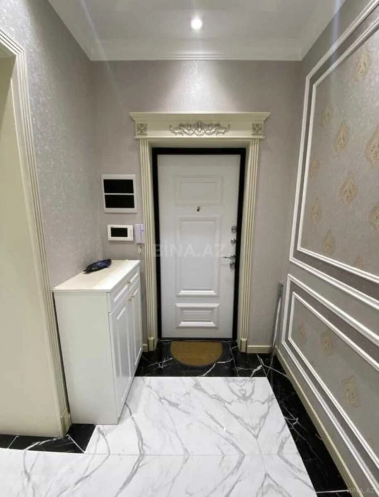 Satılır 3 otaqlı mənzil 138 m²