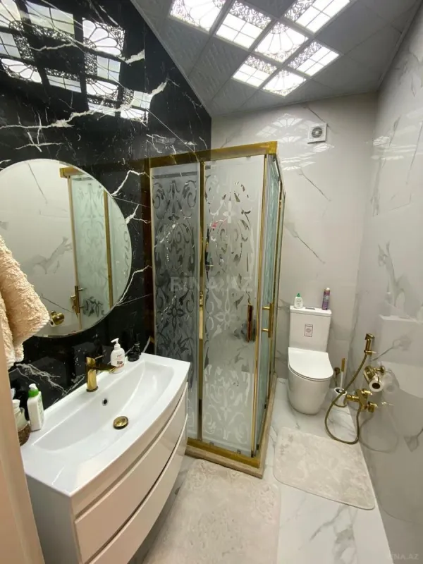 Satılır 3 otaqlı mənzil 138 m²