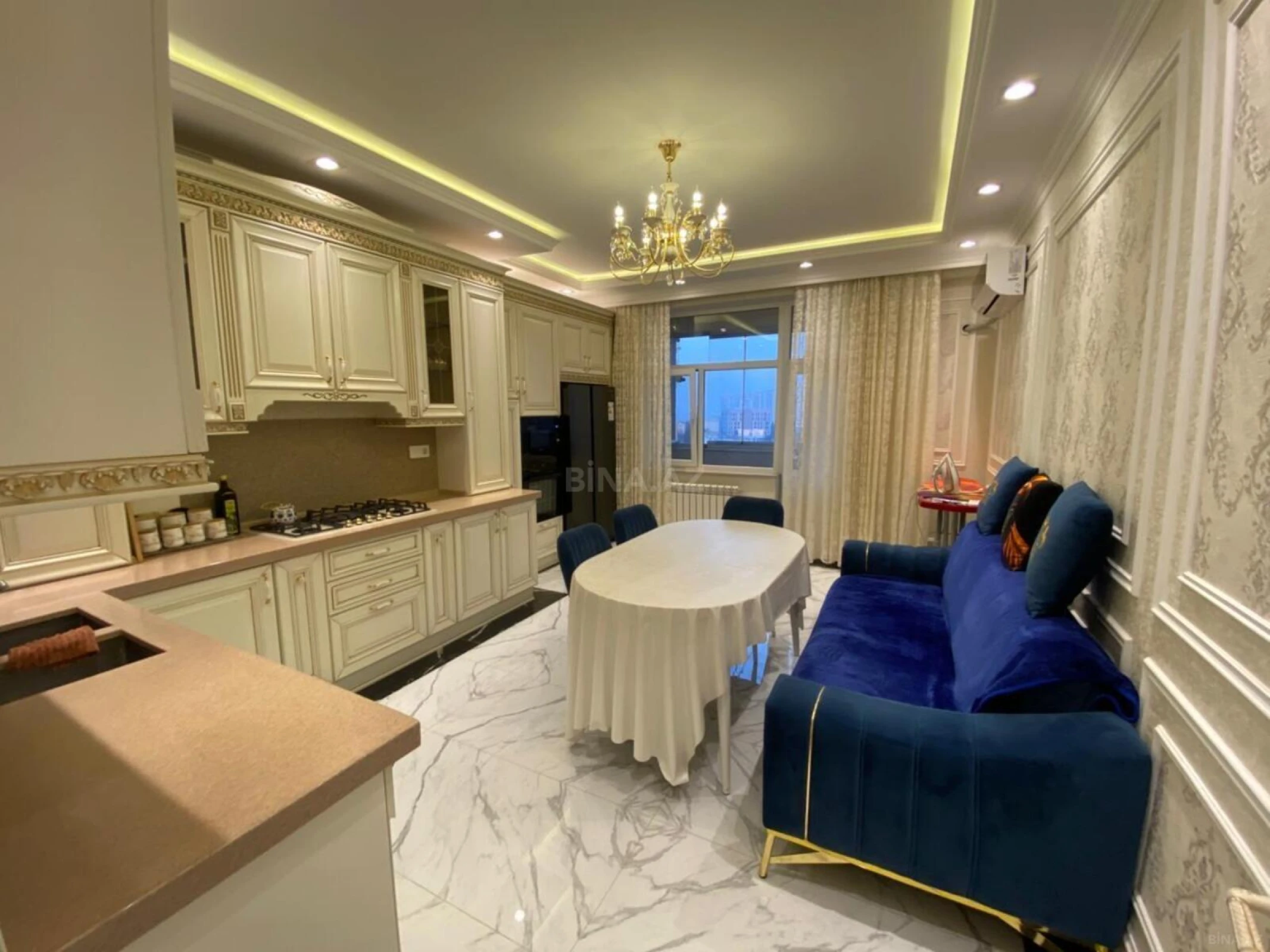 Satılır 3 otaqlı mənzil 138 m²