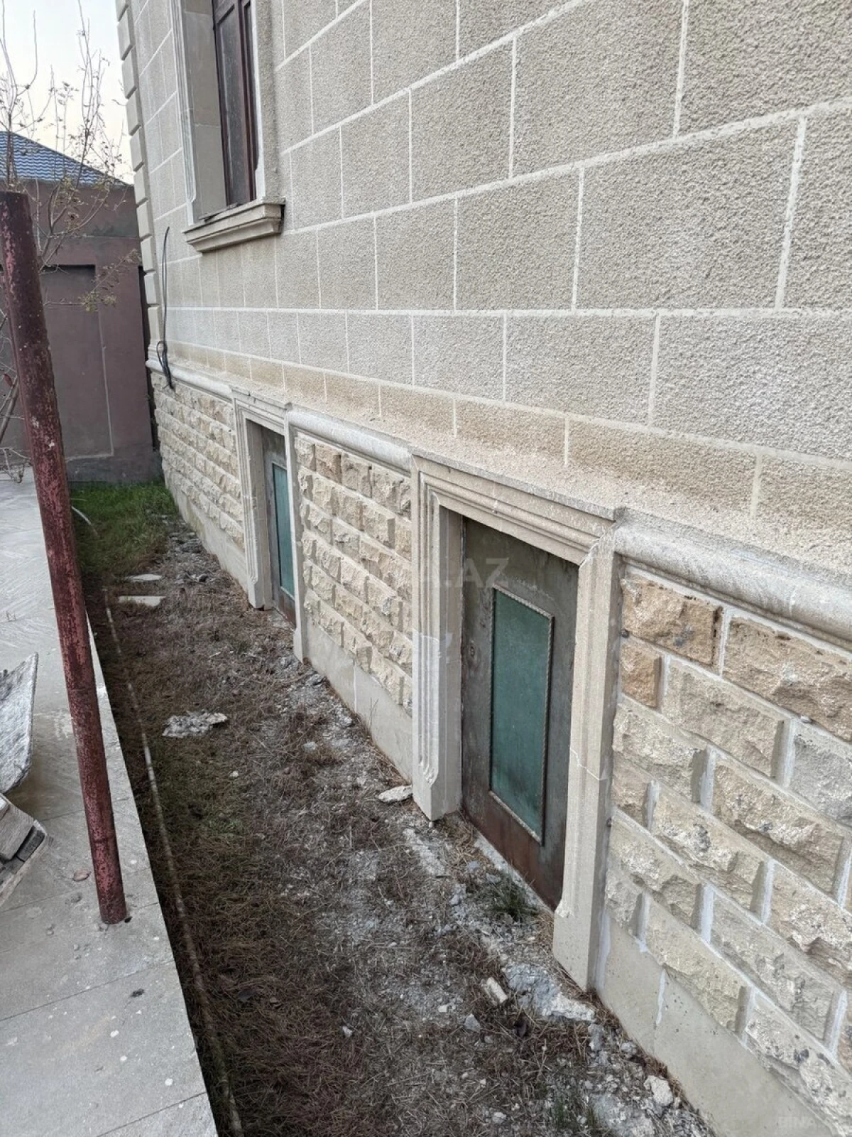 Satılır 8 otaqlı həyət evi 195 m²