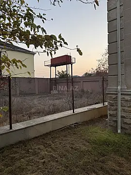 Satılır 8 otaqlı həyət evi 195 m²