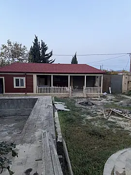 Satılır 8 otaqlı həyət evi 195 m²