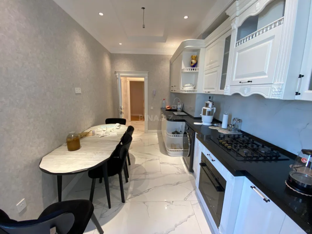 Satılır 3 otaqlı mənzil 115 m²