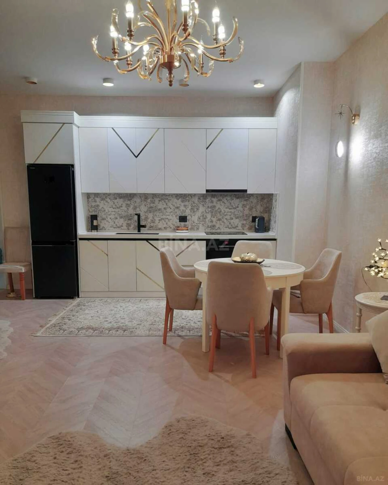 Satılır 2 otaqlı mənzil 76 m²