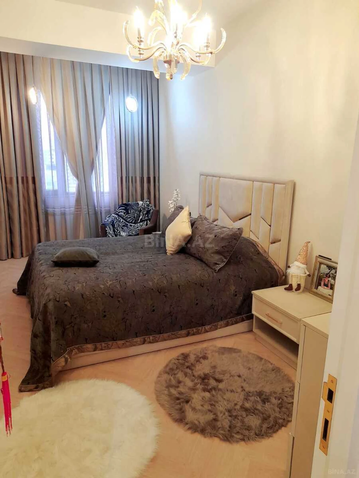 Satılır 2 otaqlı mənzil 76 m²