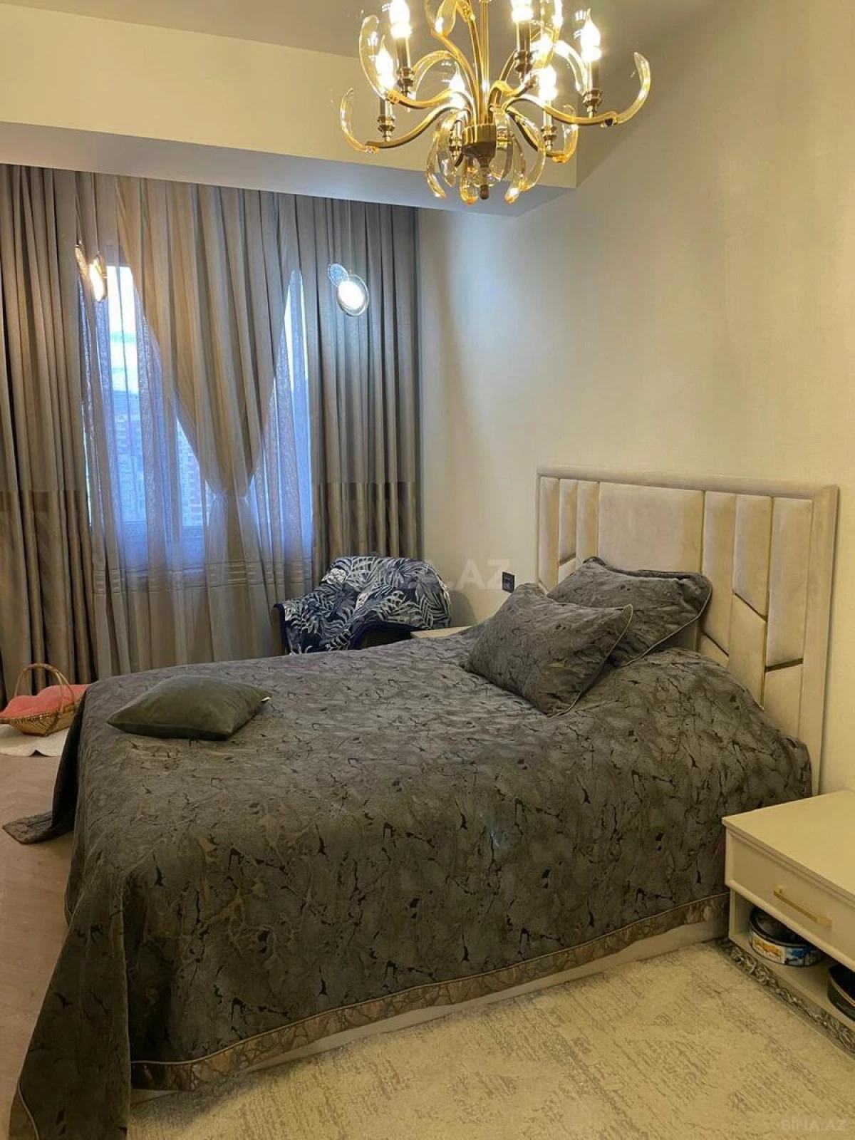 Satılır 2 otaqlı mənzil 76 m²