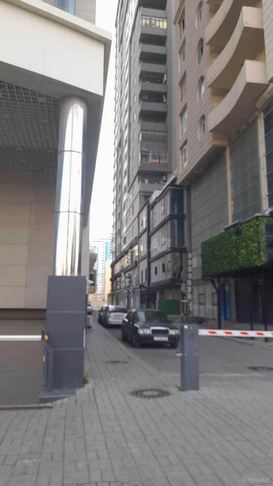 Satılır 2 otaqlı mənzil 76 m²