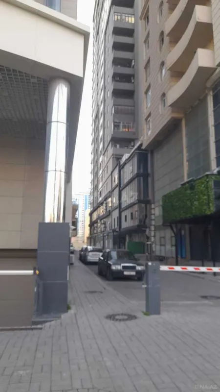 Satılır 2 otaqlı mənzil 76 m²