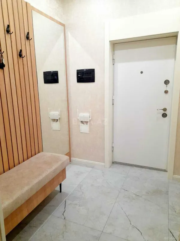 Satılır 2 otaqlı mənzil 76 m²