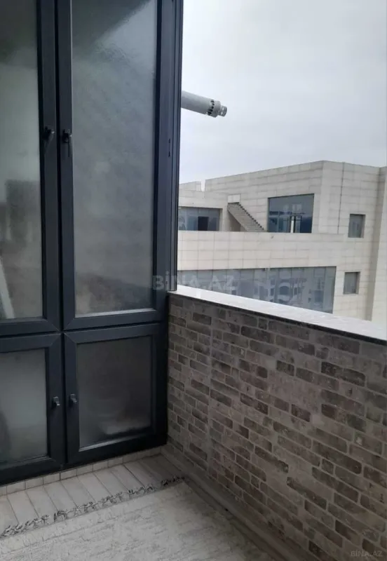 Satılır 2 otaqlı mənzil 76 m²