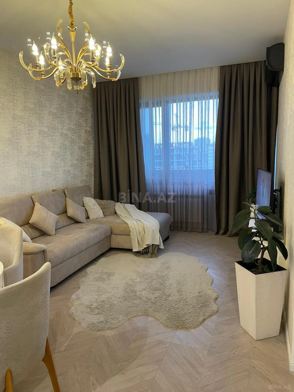 Satılır 2 otaqlı mənzil 76 m²