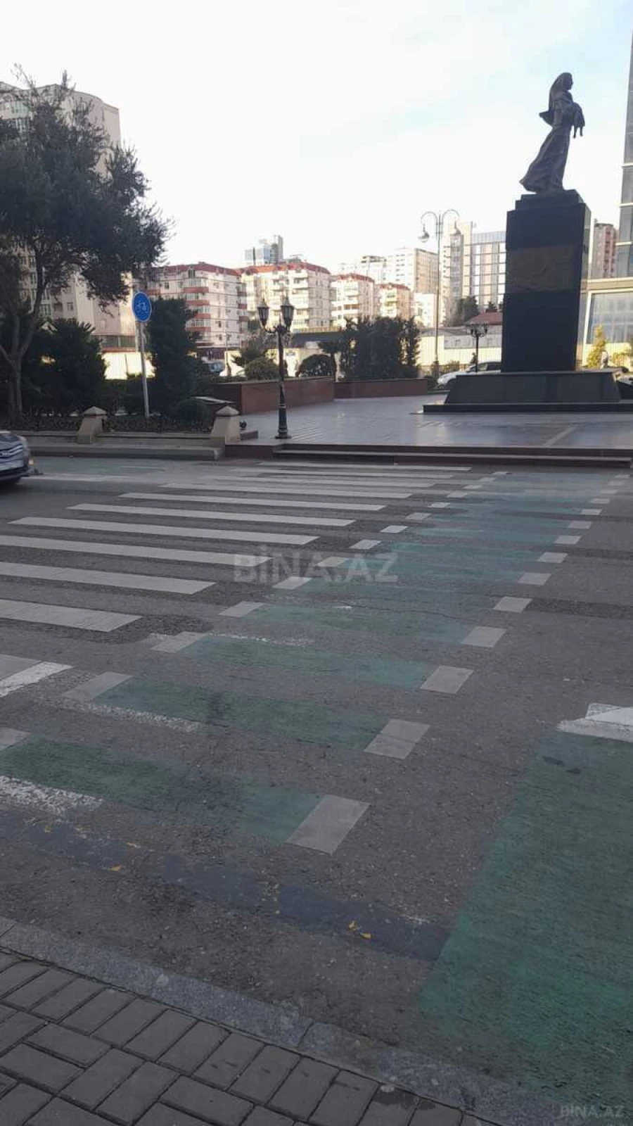 Satılır 2 otaqlı mənzil 76 m²