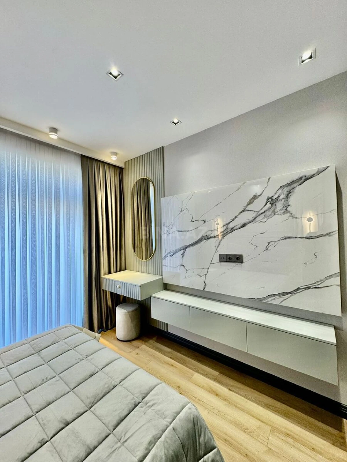 Kirayə verilir 3 otaqlı mənzil 150 m²