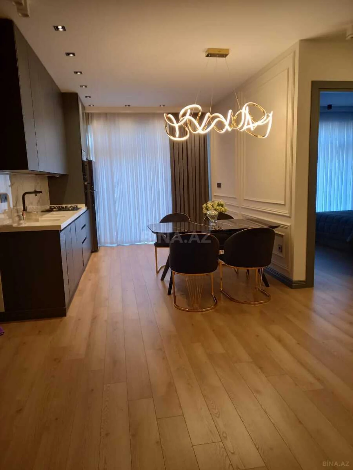 Kirayə verilir 3 otaqlı mənzil 150 m²